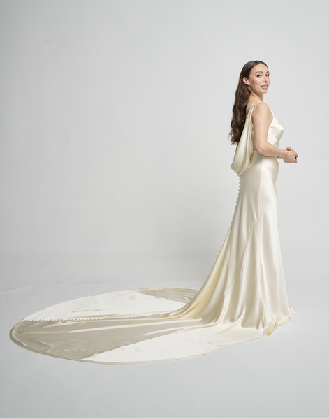 bride vintage dress Arabesque Gown the Laurel gown is perfect for the bride seeking a sophisticated look with a touch of vintage allure Vintage Wedding Dresses Champagne Tulle